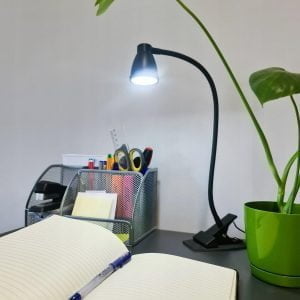USB 24 LED gibljiva namizna svetilka 3 načini svetlobe dim. črna 19 USB 24 LED gibljiva namizna svetilka 3 načini svetlobe dim. črna