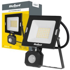 Črn 30W zunanji LED reflektor s senzorjem gibanja in nevtralno svetlobo 4000K.